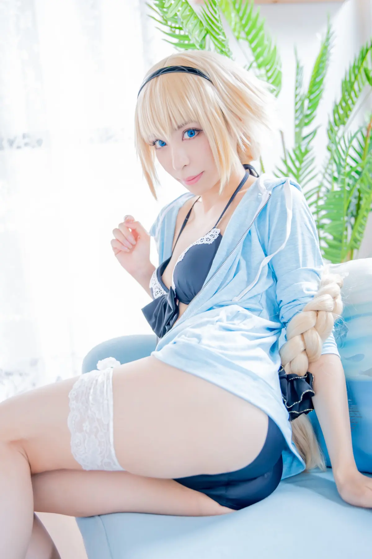 Miyako Donburi in Jeanne d’Arc summer bikini cosplay